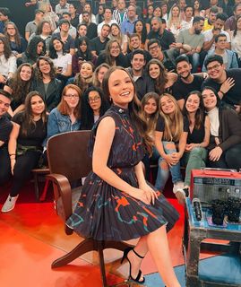 Larissa Manoela feet photo thumbnail