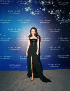 Mi Yang feet photo thumbnail