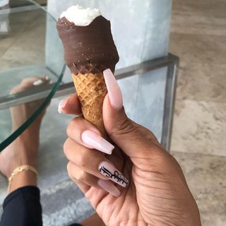 Draya Michele feet photo thumbnail