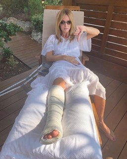 Amanda Holden feet photo thumbnail