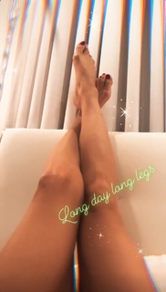 Kate Walsh feet photo thumbnail