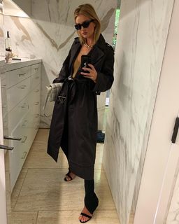 Rosie Huntington-Whiteley feet photo thumbnail