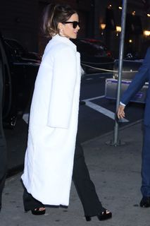Kate Beckinsale feet photo thumbnail