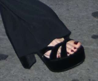 Kate Beckinsale feet photo thumbnail
