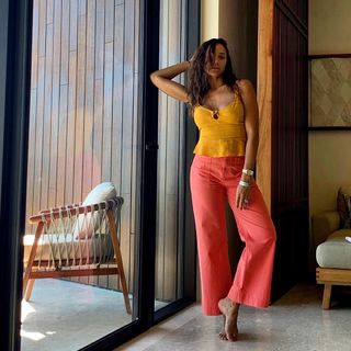 Dania Ramirez feet photo thumbnail