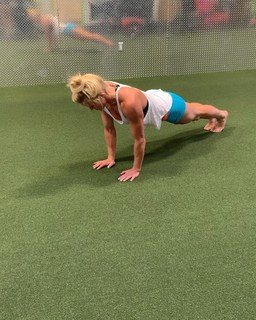Holly Holm feet photo thumbnail