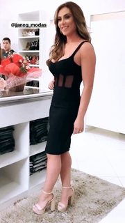 Nicole Bahls feet photo thumbnail