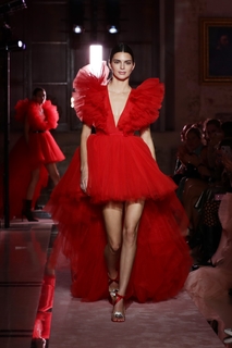 Kendall Jenner feet photo thumbnail