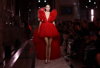 Kendall Jenner feet photo thumbnail