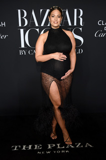 Ashley Graham feet photo thumbnail