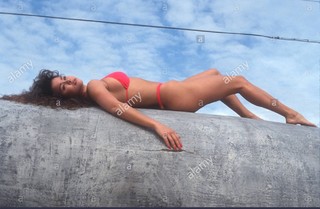 Brooke Burke feet photo thumbnail