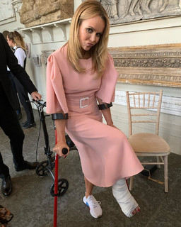 Amanda Holden feet photo thumbnail