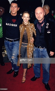 Kylie Minogue feet photo thumbnail