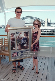Kylie Minogue feet photo thumbnail