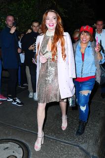 Lindsay Lohan feet photo thumbnail