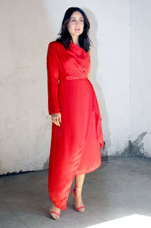Kareena Kapoor feet photo thumbnail