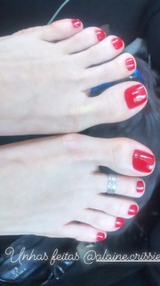 Alaine Crissiê feet photo thumbnail