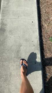 Kino MacGregor feet photo thumbnail