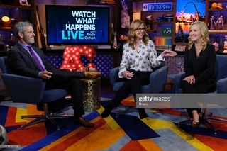 Angela Kinsey feet photo thumbnail