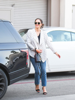 Katharine McPhee feet photo thumbnail