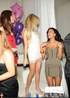 Ashley Tisdale feet photo thumbnail