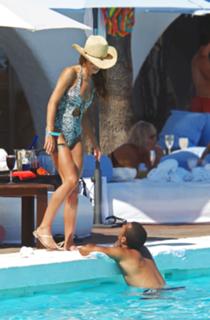 Cheryl feet photo thumbnail