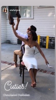 Sarah Hyland feet photo thumbnail