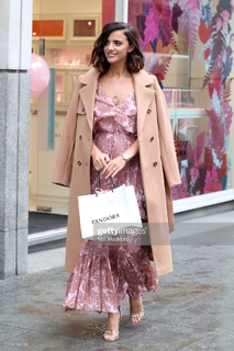 Lucy Mecklenburgh feet photo thumbnail