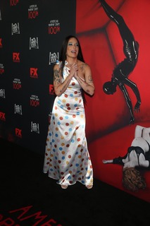 Halsey feet photo thumbnail