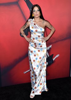 Halsey feet photo thumbnail
