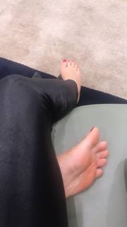 Alaine Crissiê feet photo thumbnail