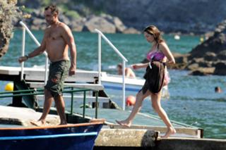 Kelly Brook feet photo thumbnail