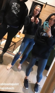 Amy Robach feet photo thumbnail