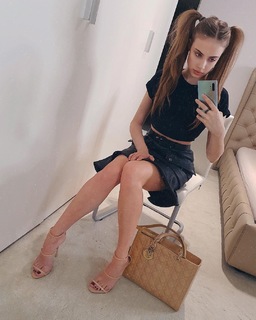 Xenia Tchoumitcheva feet photo thumbnail