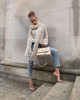 Xenia Tchoumitcheva feet photo thumbnail