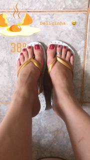 Alaine Crissiê feet photo thumbnail