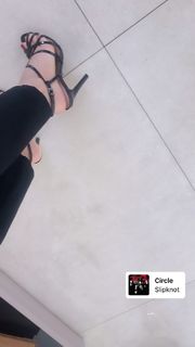 Alaine Crissiê feet photo thumbnail