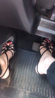 Alaine Crissiê feet photo thumbnail