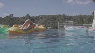 Lívia Andrade feet photo thumbnail