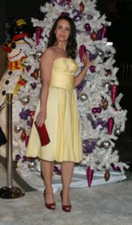 Kristin Davis feet photo thumbnail