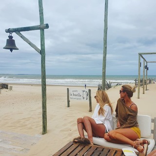 Nicole Neumann feet photo thumbnail