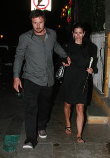 Courteney Cox feet photo thumbnail