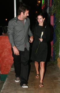 Courteney Cox feet photo thumbnail