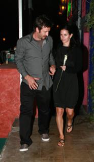 Courteney Cox feet photo thumbnail