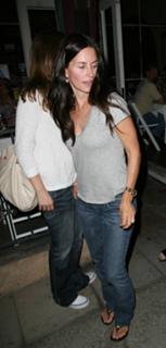Courteney Cox feet photo thumbnail