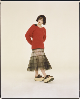 Maisie Williams feet photo thumbnail