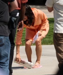 Courteney Cox feet photo thumbnail