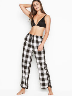 Taylor Hill feet photo thumbnail