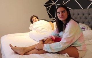 Natalie Noel Mariduena feet photo thumbnail