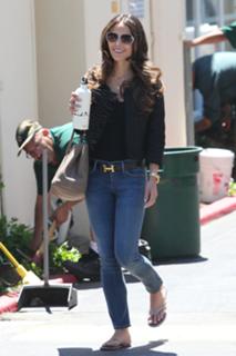 Jordana Brewster feet photo thumbnail